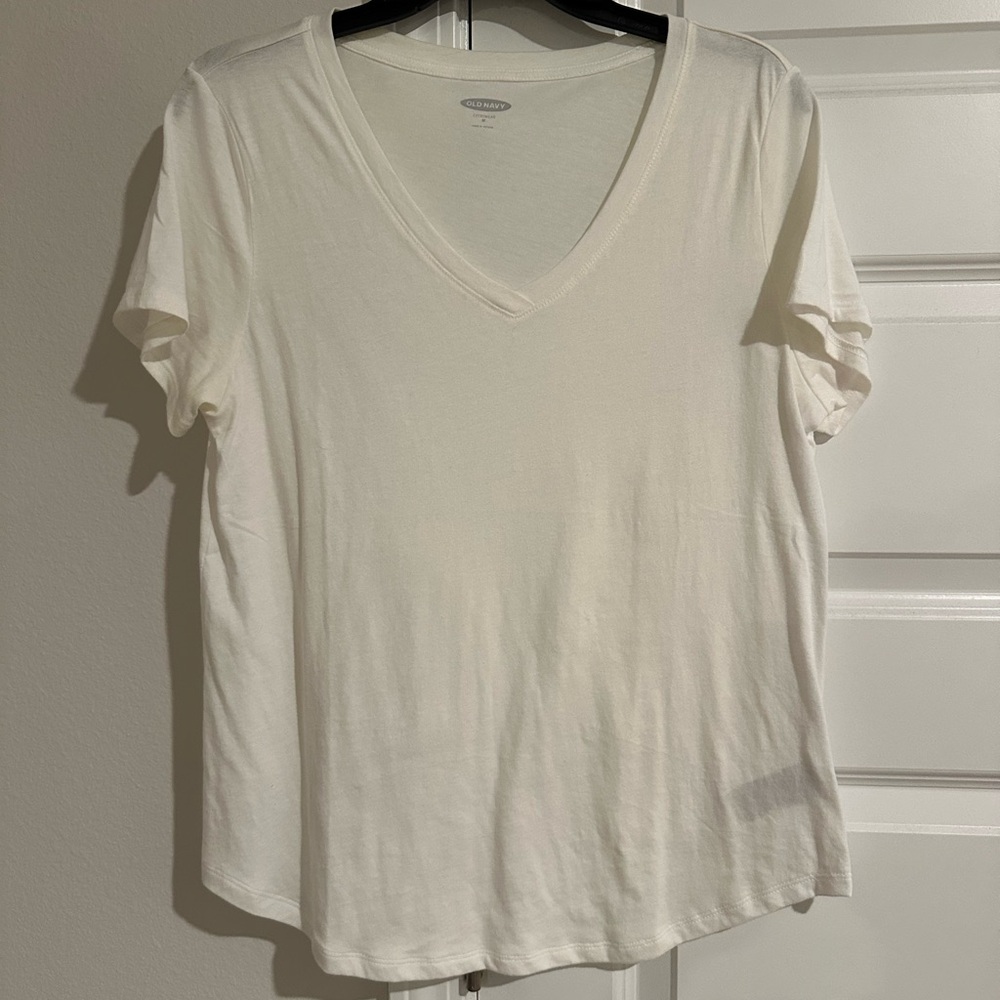 White v neck t shirt